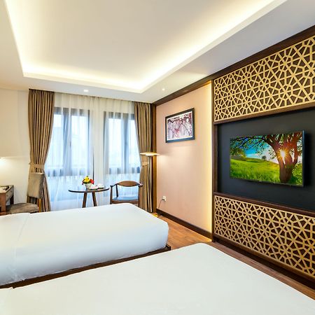 Conifer Grand Hotel Ханой Екстериор снимка