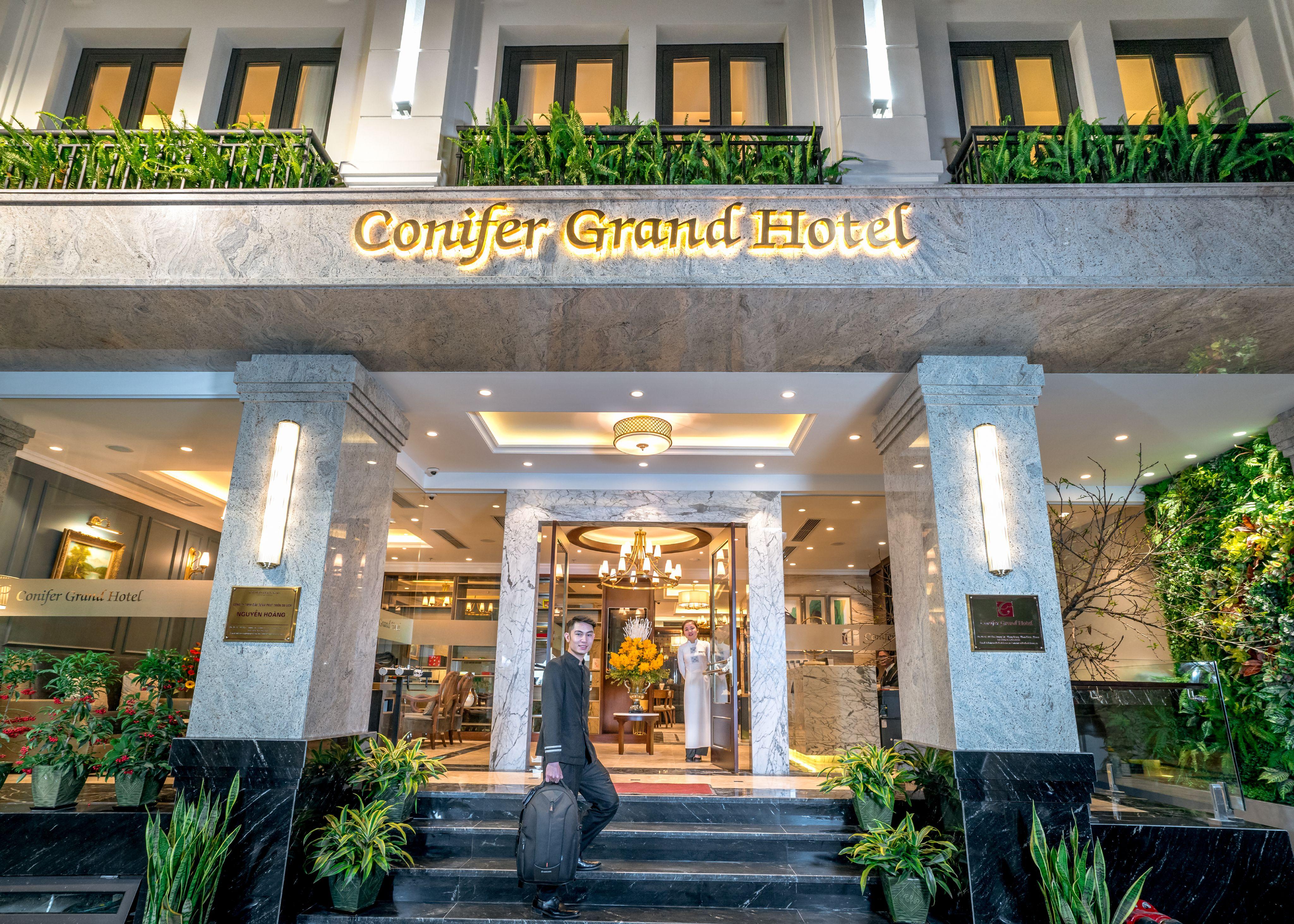 Conifer Grand Hotel Ханой Екстериор снимка